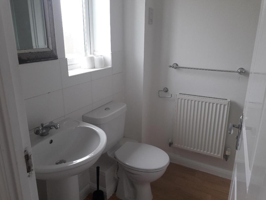 Вілла 5 Bed House With Free Secure Parking In Pleasant Quiet Location Вулвергемптон Екстер'єр фото